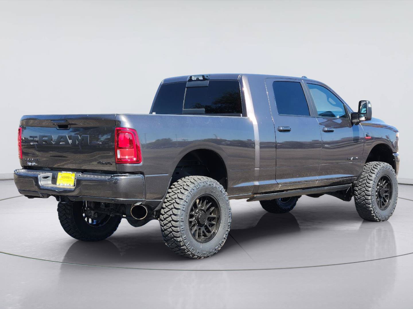 Used 2025 RAM 2500 Laramie AWD/4WD image 27