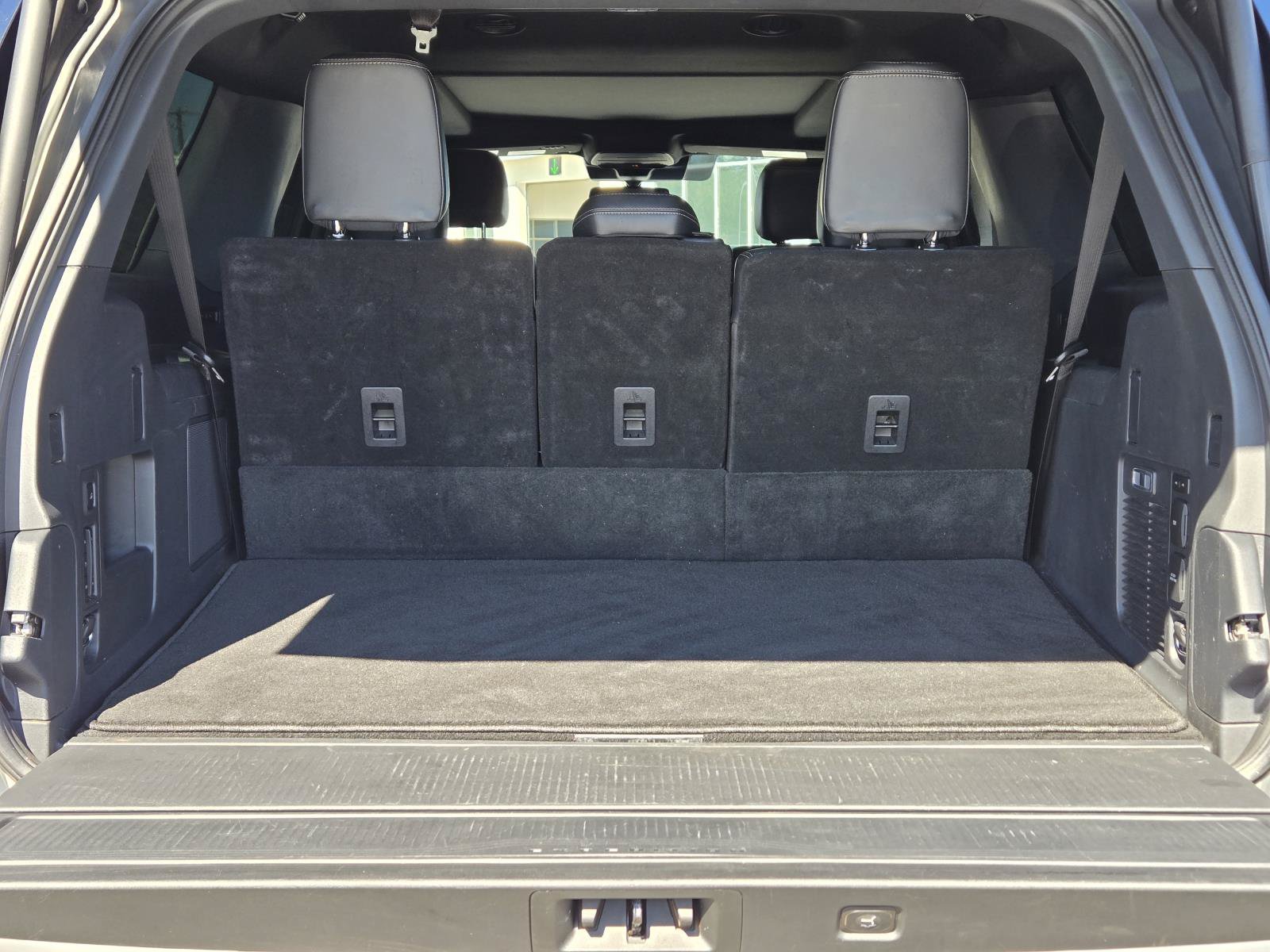 Used 2025 Ford Expedition Max Platinum w/ Stealth Appearance Package AWD/4WD image 10
