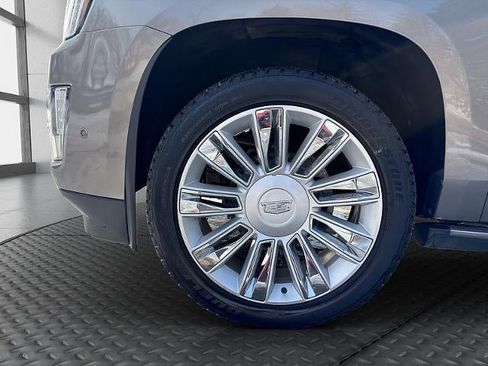 Used 2017 Cadillac Escalade ESV Platinum image 10