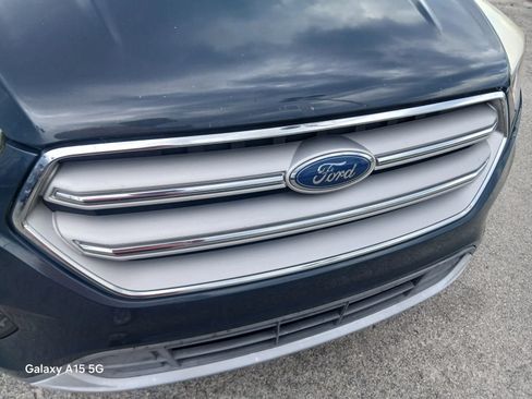 Used 2019 Ford Escape SE FWD image 22