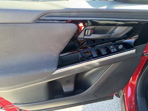 Used 2023 Subaru Solterra AWD image 12