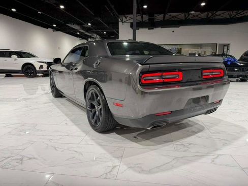 Used 2022 Dodge Challenger R/T w/ Blacktop Package image 8