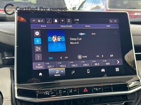 Certified 2025 Jeep Compass Limited AWD/4WD image 19