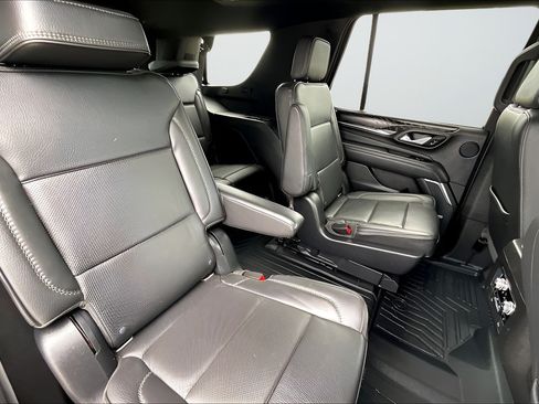 Used 2021 GMC Yukon Denali w/ Advanced Technology Package AWD/4WD image 19