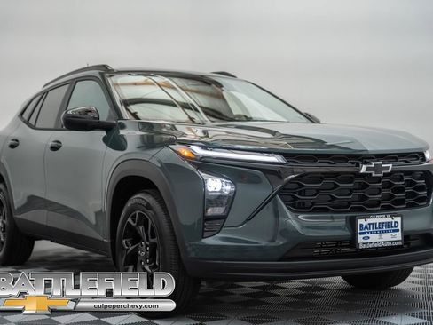 New 2026 Chevrolet Trax LT w/ Sunroof Package FWD image 1