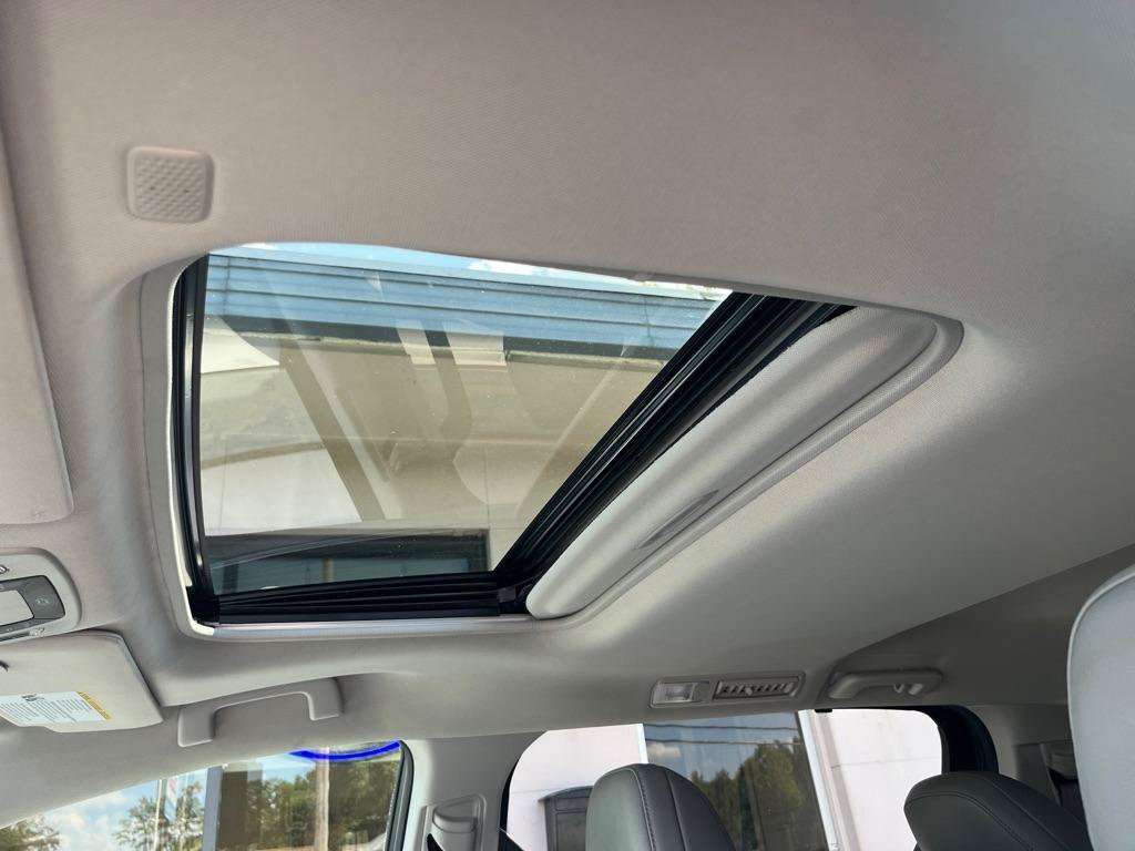 Used 2021 Toyota Sienna XLE w/ XLE Plus Package FWD image 20