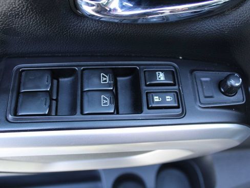 Used 2019 Nissan Titan SV w/ SV Convenience Package AWD/4WD image 28