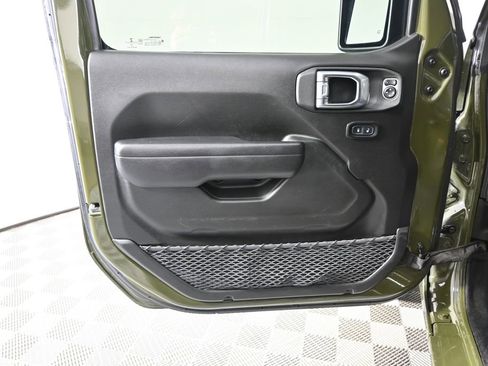 Used 2023 Jeep Gladiator Sport image 18