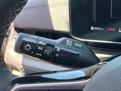 New 2026 Kia Carnival SX FWD image 32