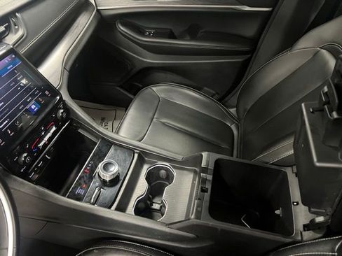Used 2023 Jeep Grand Cherokee Limited image 42