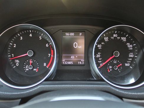 Used 2017 Volkswagen Passat 1.8T R-Line image 39