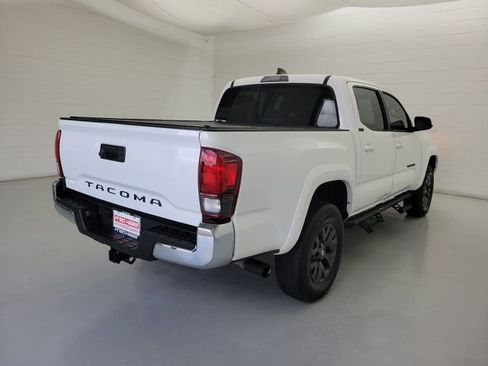 Used 2022 Toyota Tacoma SR5 RWD image 5