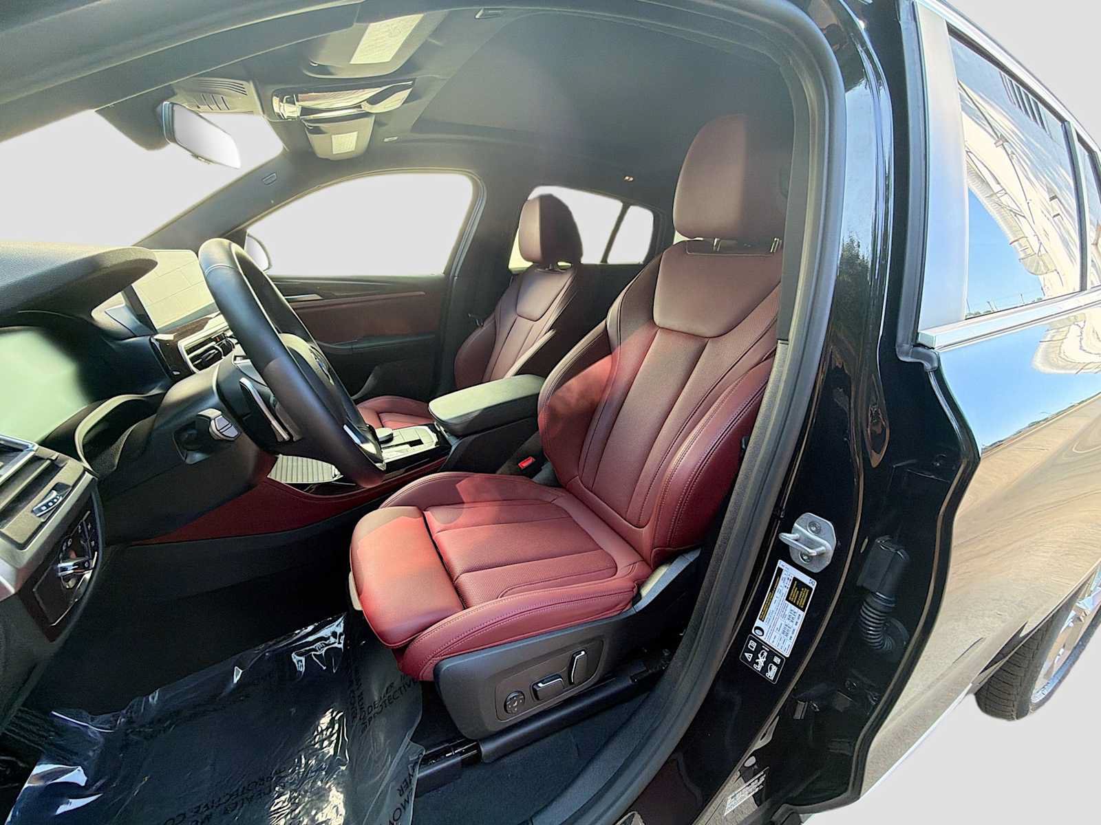 Used 2025 BMW X4 xDrive30i AWD/4WD image 14
