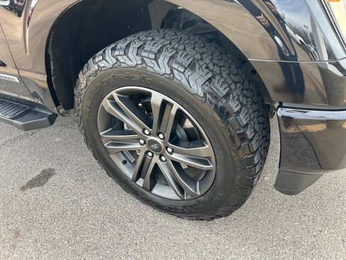 Used 2022 Ford F150 Lariat image 12