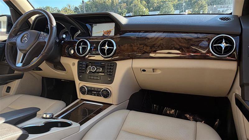 Used 2015 Mercedes-Benz GLK 350 4MATIC image 33