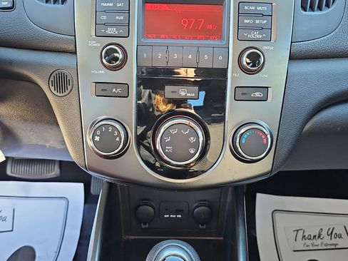 Used 2013 Kia Forte EX image 27