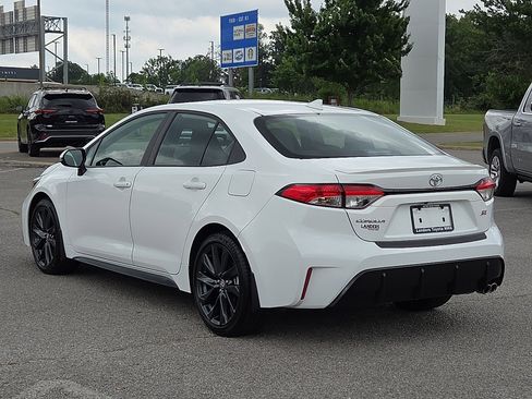 Used 2025 Toyota Corolla SE FWD image 4