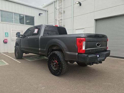 Used 2017 Ford F250 XLT w/ XLT Value Package AWD/4WD image 8