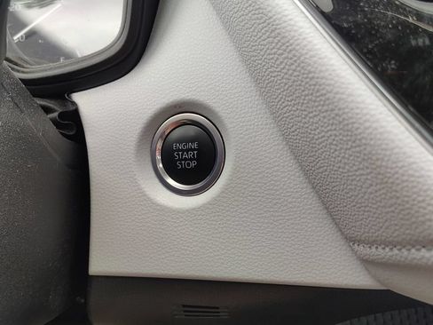 Used 2023 Toyota Corolla SE w/ SE Premium Package FWD image 18