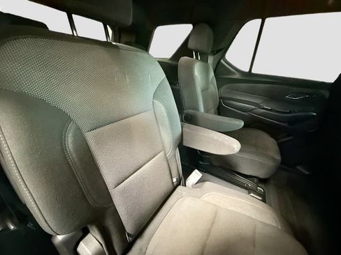 Used 2023 Chevrolet Traverse LT FWD image 27