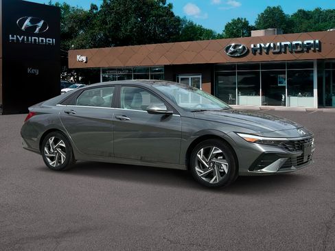 New 2025 Hyundai Elantra Limited image 10