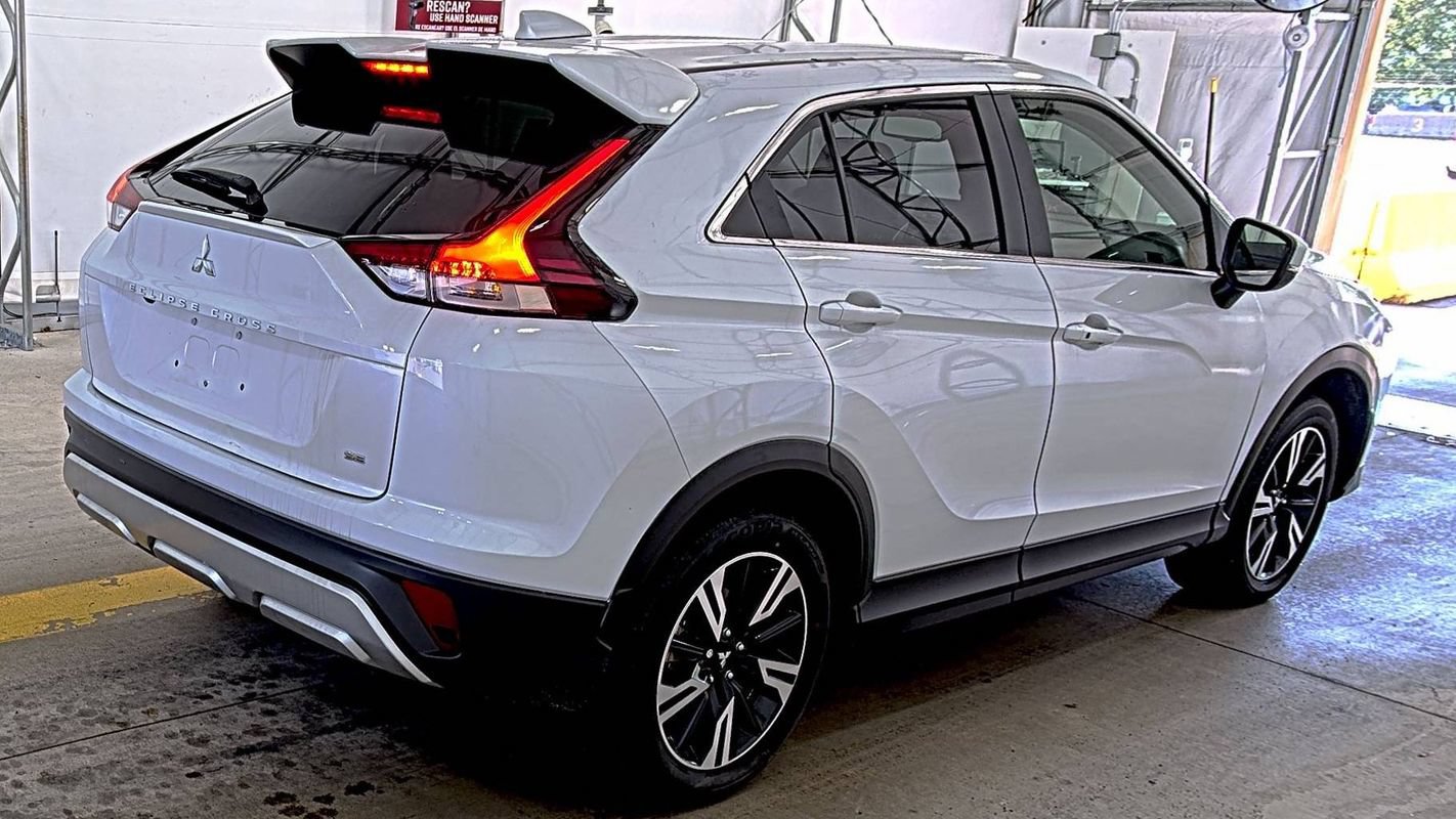 Used 2023 Mitsubishi Eclipse Cross SE AWD/4WD image 3