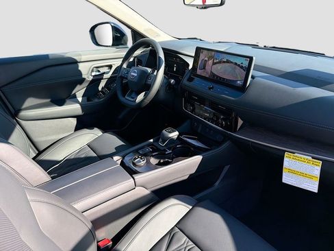 New 2026 Nissan Rogue Platinum image 31