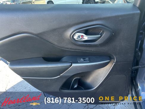 Used 2020 Jeep Cherokee Latitude image 37