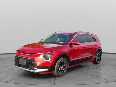 Used 2023 Kia Niro SX