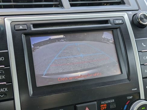 Used 2013 Toyota Camry XLE w/ Leather Pkg image 28