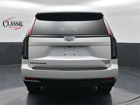 Used 2024 Cadillac Escalade ESV Sport Platinum w/ LPO, ONYX Package image 8