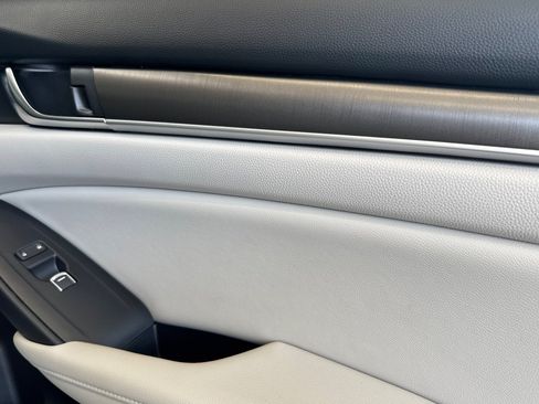 Used 2018 Honda Accord LX image 21