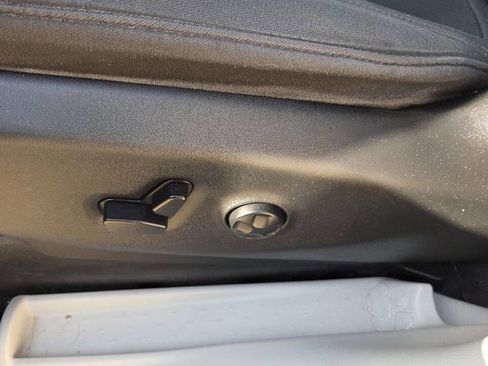 Used 2018 Chrysler Pacifica Touring Plus w/ Tire & Wheel Group image 17