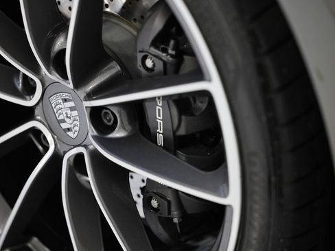 Certified 2022 Porsche 911 Carrera RWD image 14