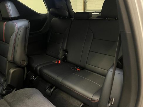 New 2026 Chevrolet Traverse RS w/ LPO, Floor Liner Package AWD/4WD image 77