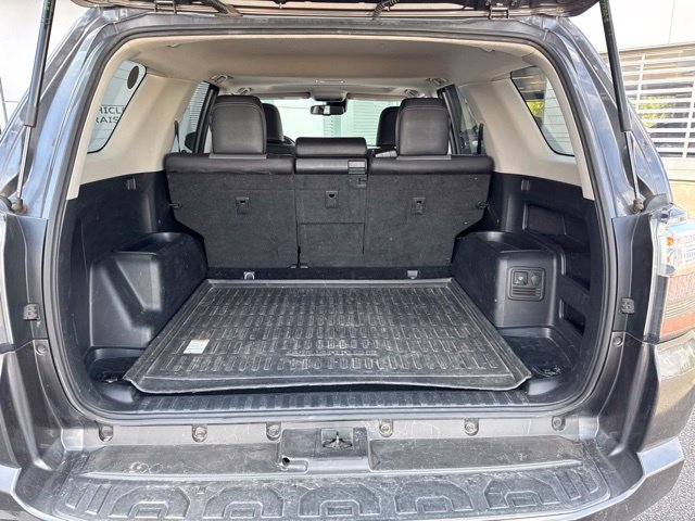Used 2022 Toyota 4Runner SR5 Premium w/ Moonroof Package AWD/4WD image 5