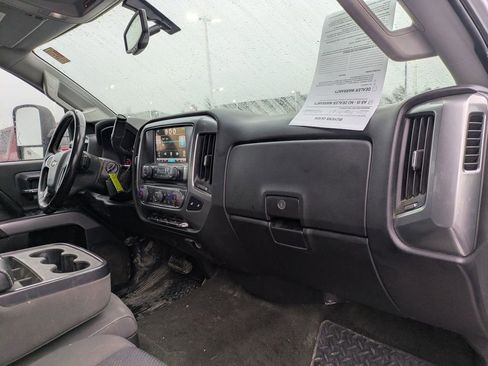 Used 2015 Chevrolet Silverado 2500 LT w/ LT Convenience Package image 45