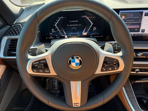 Used 2025 BMW X5 xDrive40i w/ M Sport Package AWD/4WD image 12