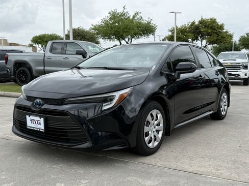 Used 2024 Toyota Corolla LE image 9
