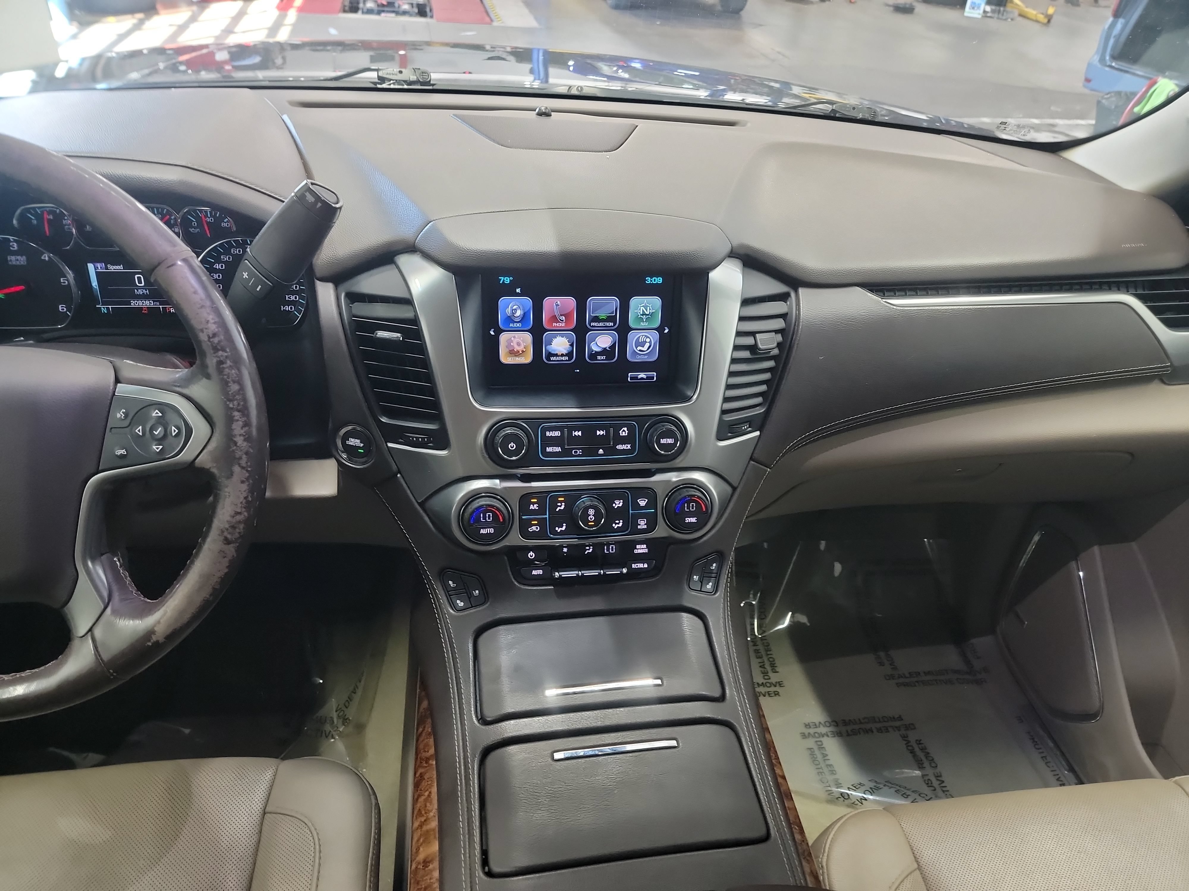 Used 2018 Chevrolet Suburban Premier AWD/4WD image 20