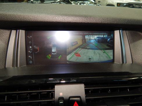 Used 2017 BMW X4 xDrive28i w/ Technology Package image 29