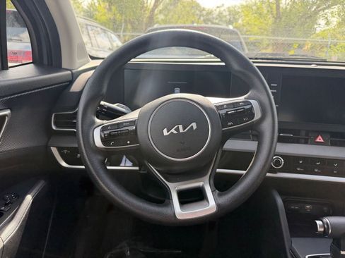 Used 2025 Kia Sportage LX FWD image 27