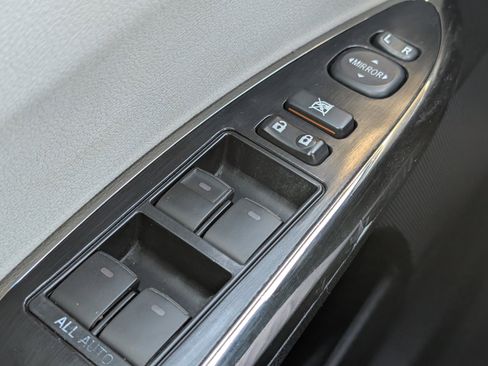 Used 2015 Toyota Avalon Limited image 13