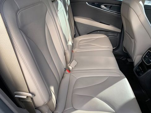 Used 2022 Lincoln Nautilus AWD image 14