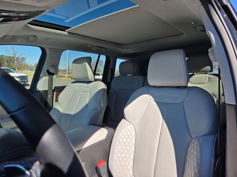 Used 2022 Jeep Grand Cherokee Summit image 25