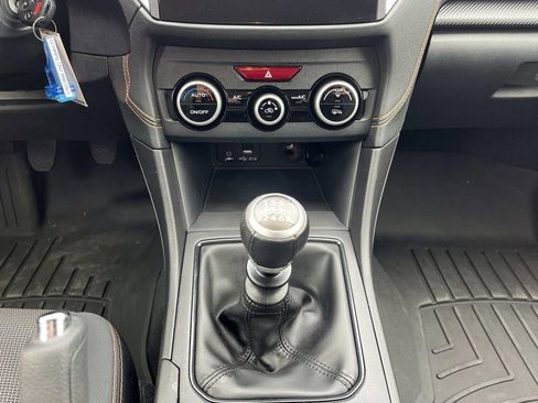 Used 2021 Subaru Crosstrek 2.0i Premium image 16
