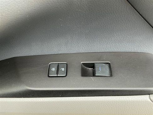 Used 2021 Toyota Camry SE FWD image 31