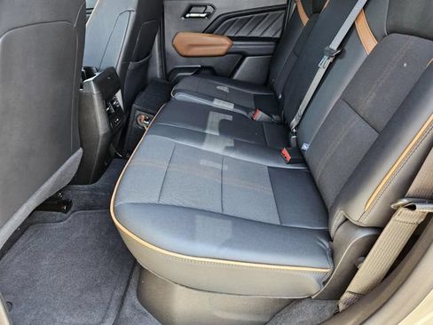 Used 2024 GMC Canyon AT4 w/ Technology Package AWD/4WD image 23
