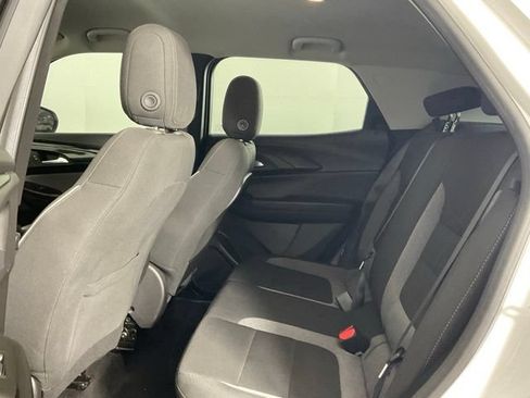 Used 2025 Chevrolet TrailBlazer LT FWD image 13