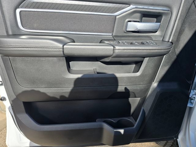 Used 2025 RAM 2500 Big Horn AWD/4WD image 15
